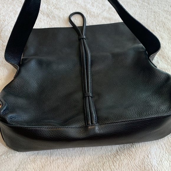 Vintage Burberry Pebbled Leather Horn Toggle Shoulder Bag in Black - Picture 14 of 16